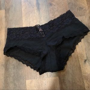 VS PINK Vintage Lace Trim low rise Boyshort panty